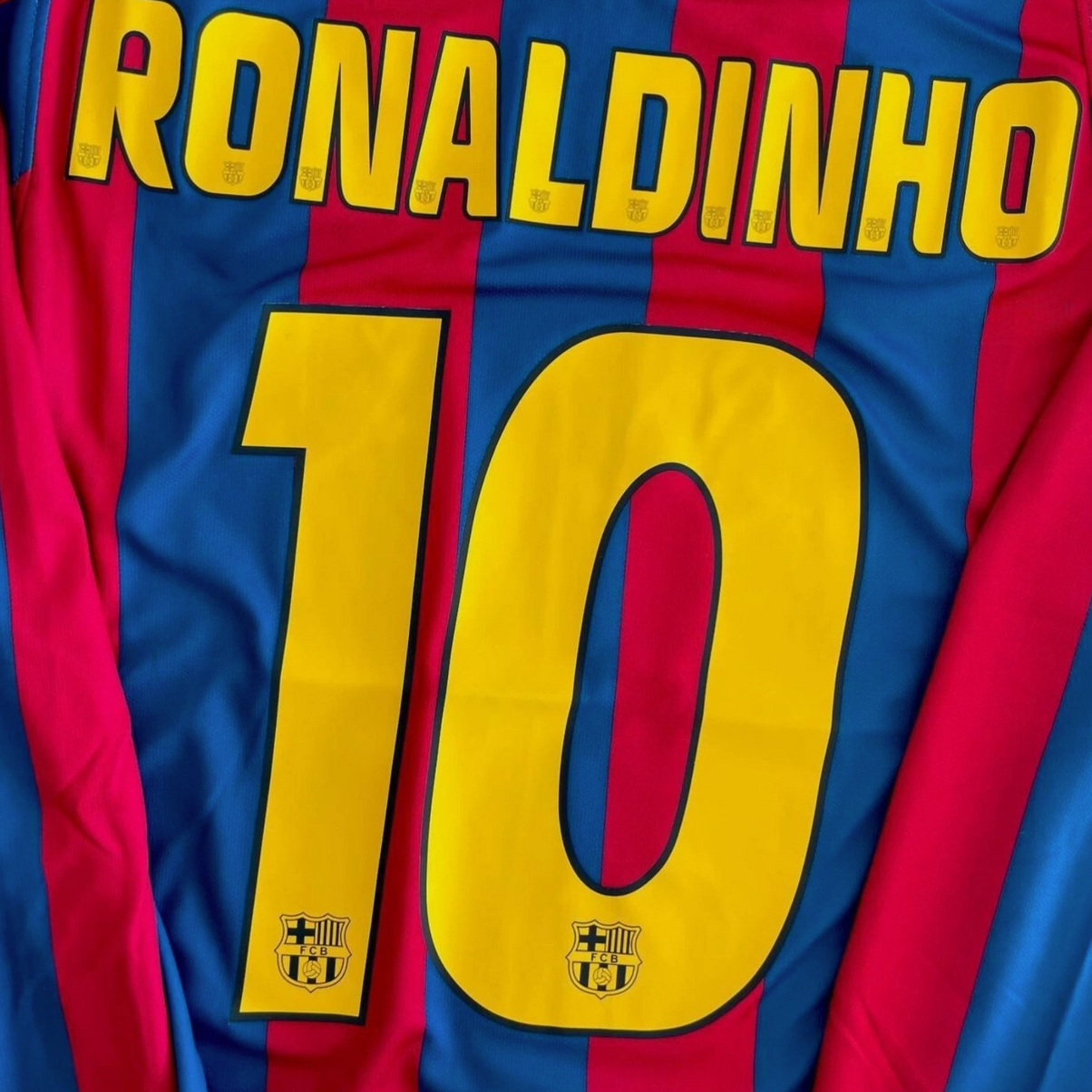 FC Barcelona Ronaldinho #10 Jersey 05/06 Long Sleeve - Retro Classic