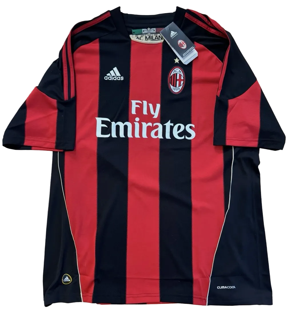 2010/2011 AC Milan Ronaldinho #80 Home Jersey - Retro Soccer Shirt
